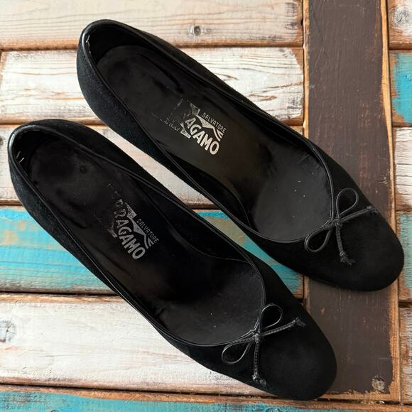 Salvatore Ferragamo black suede pumps heels patent bow detail women's 7.5 B - Picture 8 of 10